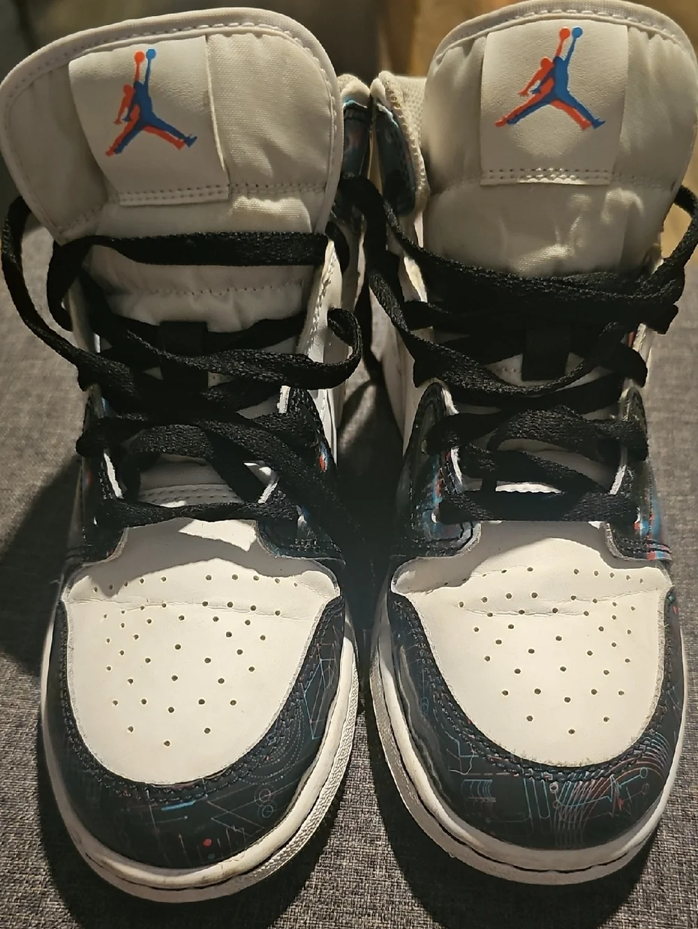 Air Jordan Nike High Top Sneakers  White Black Galaxy Swoosh Take Flight 6.5 Kid